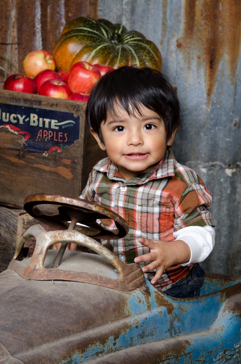 Child Portrait Session in the Robertsons' Warehouse Barn, Wichita, KS