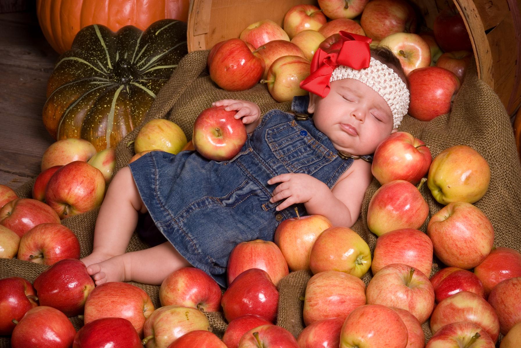 Apple of My Eye - 3 Month Baby Photo - by Robertsons' Warehouse Photography, Wichita, KS