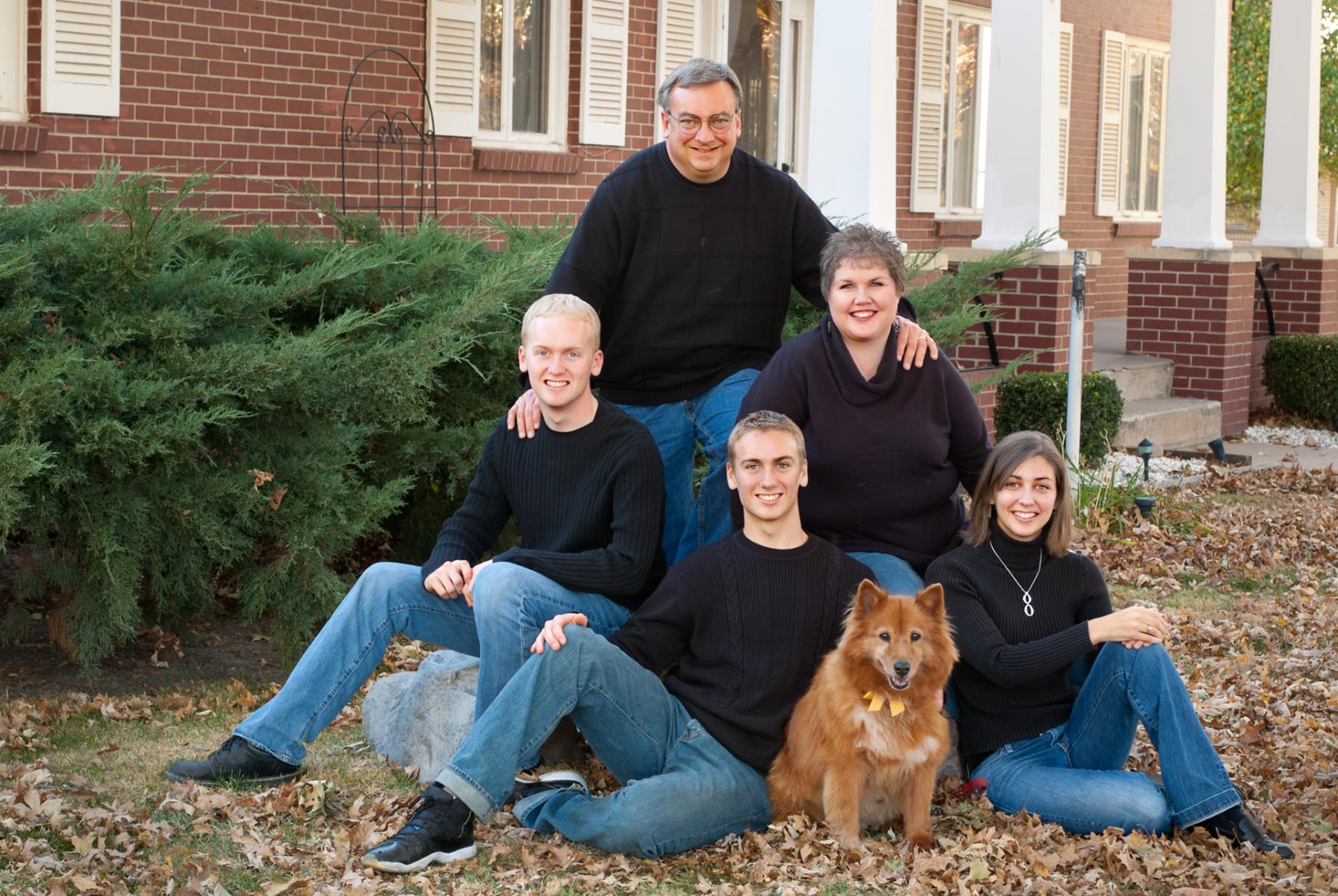 Personalized Session:  The Mc Gonigle family requested that their family group be photographed on their front lawn, by Robertsons' Warehouse Photography, Wichita, KS
