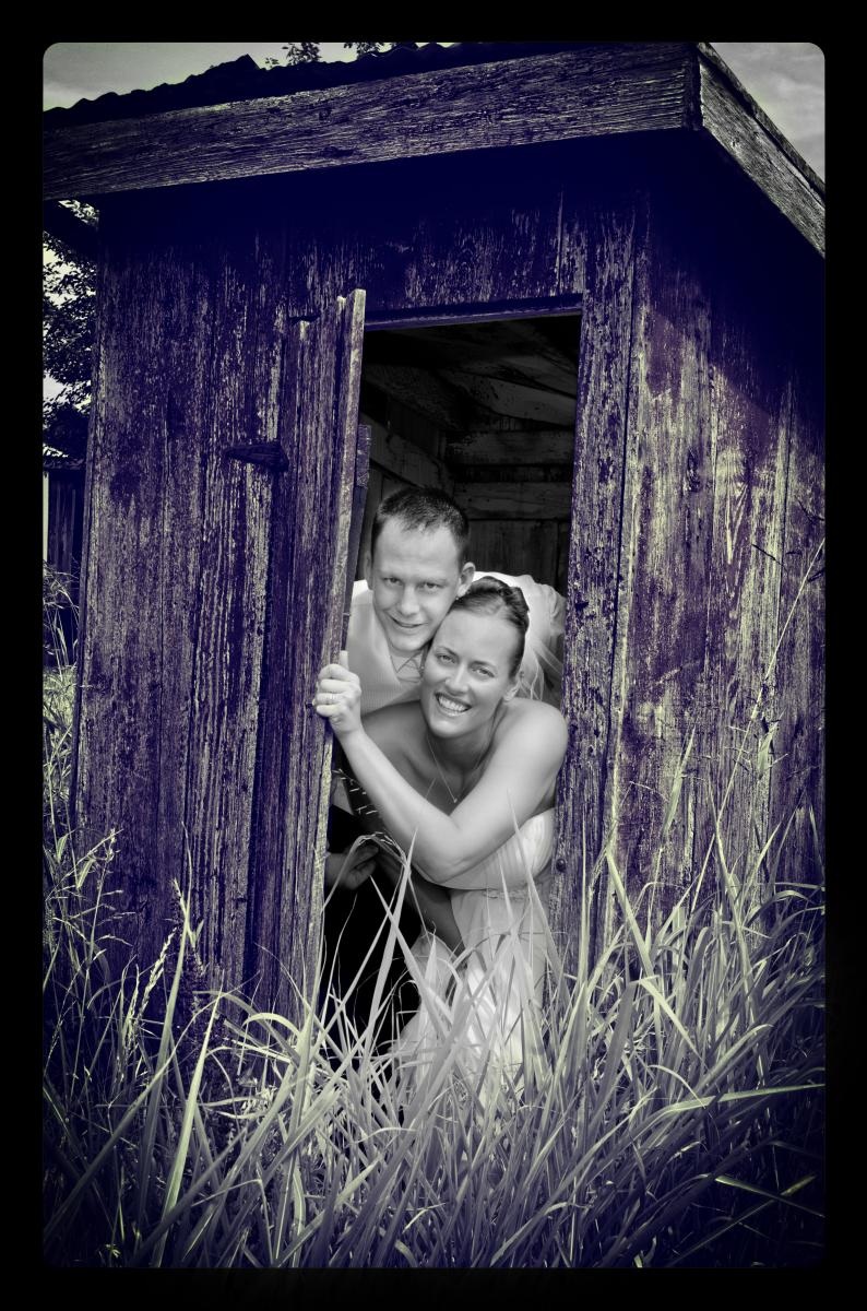 Love in the outhouse!