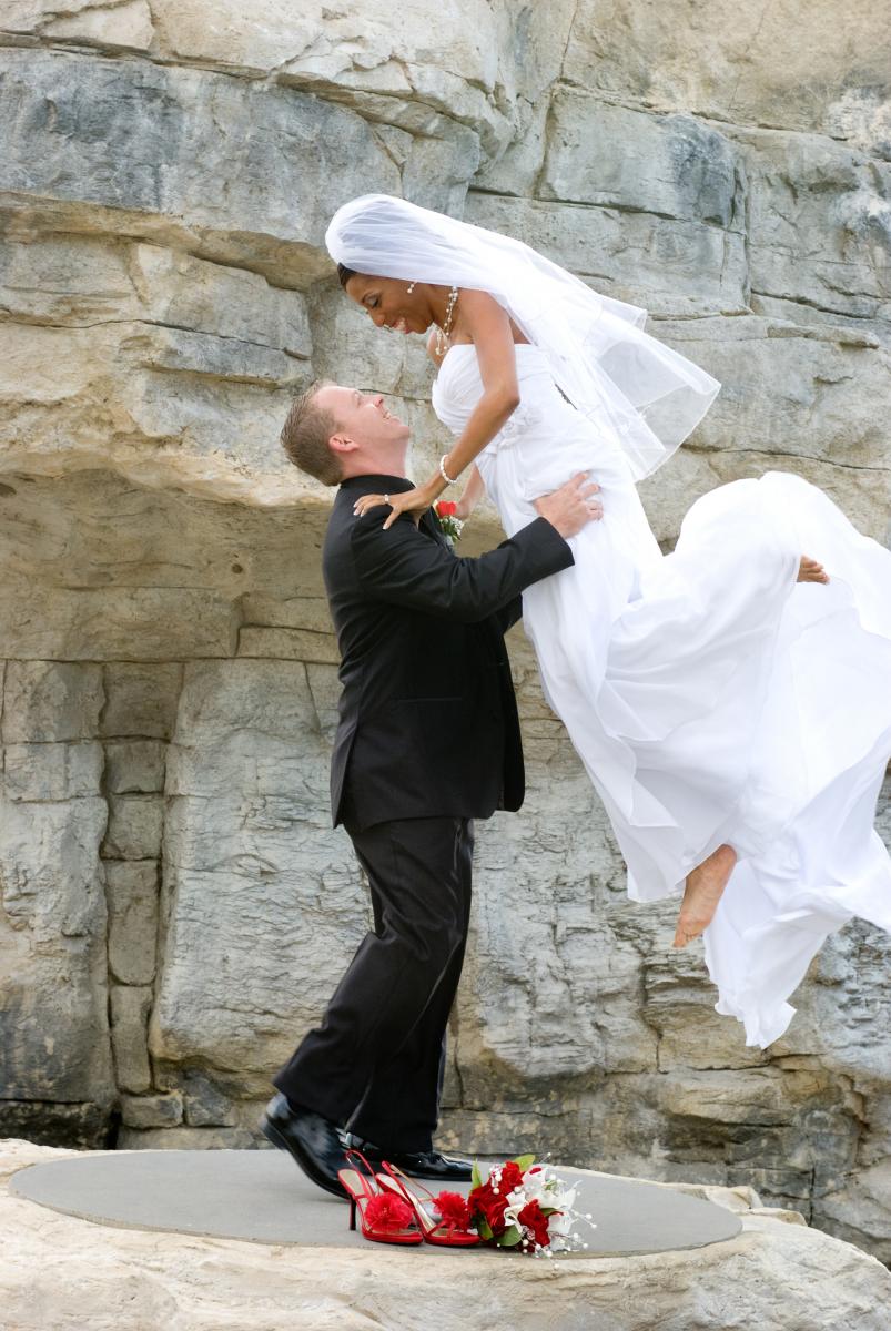 Edgy magazine style of wedding photography by Master Photographer, Douglas Robertson, Wichita, KS