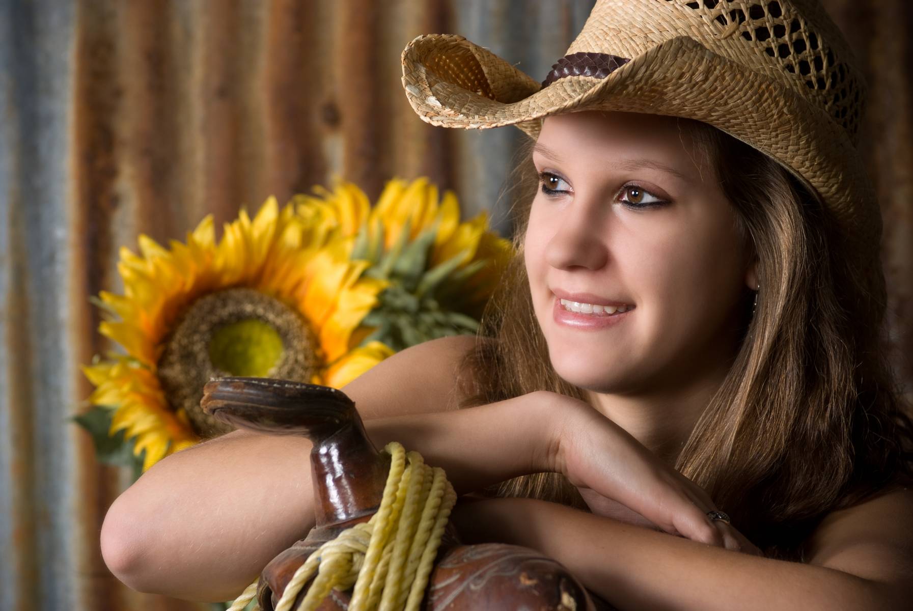 Elizabeth Looslie, Cheney High School Senior "Had a great variety of poses for me to work with and had lots of fun." by Robertsons' Warehouse Photography, Wichita, KS