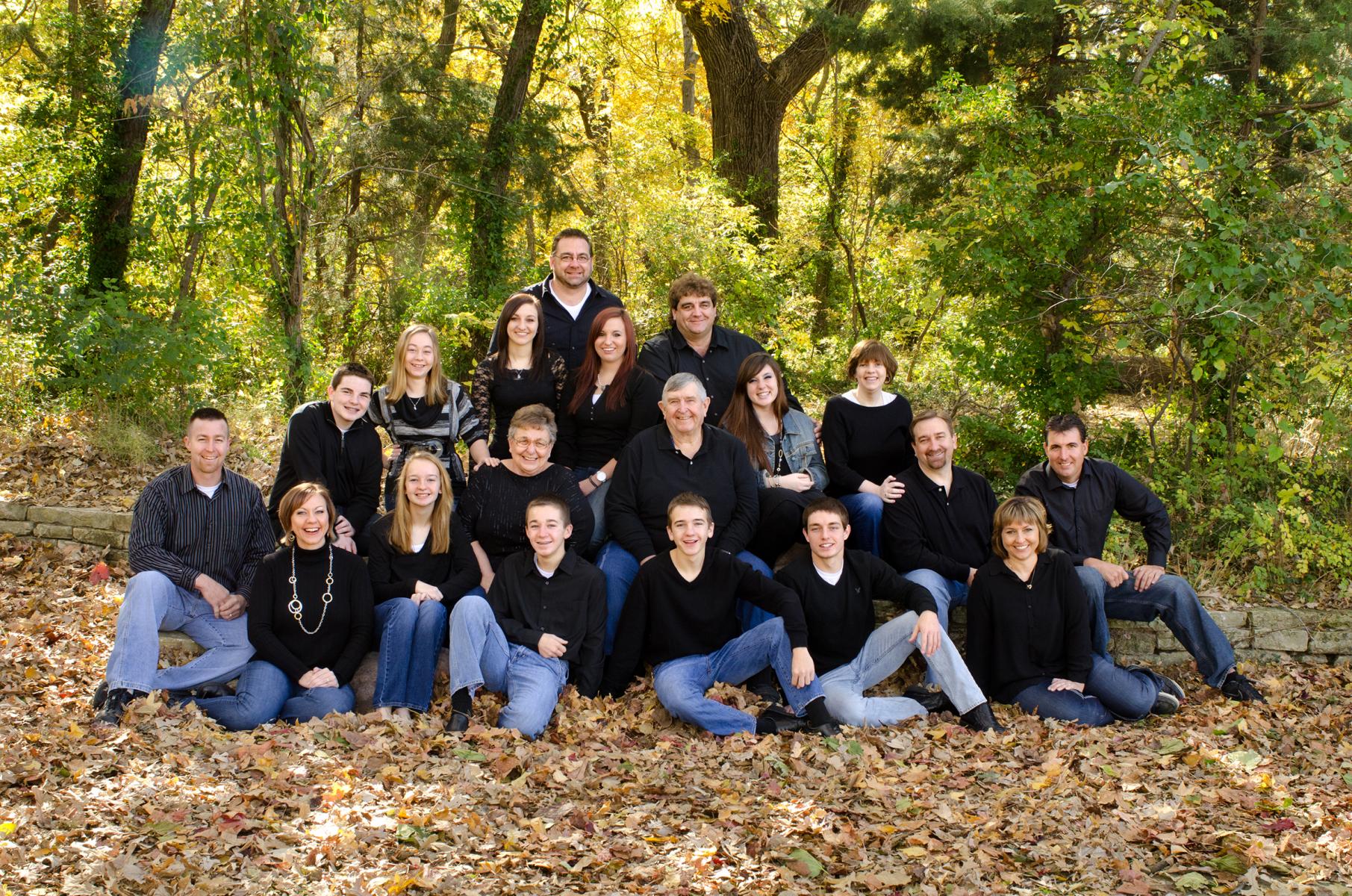 Melugin extended family group.